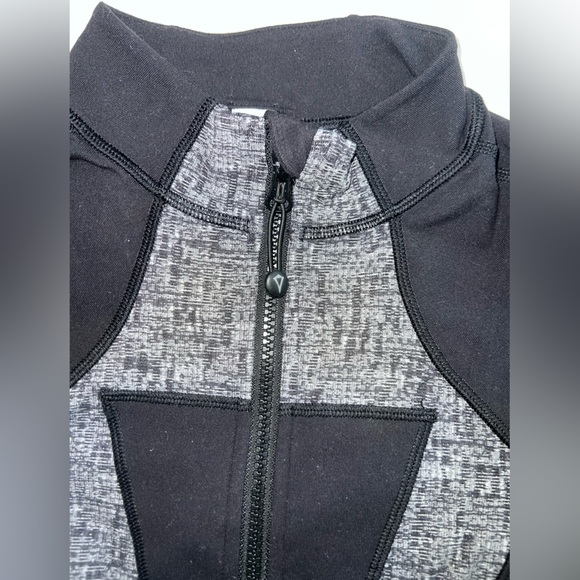 IVIVVA Perfect Your Practice Jacket black and grey - Picture 2 of 4